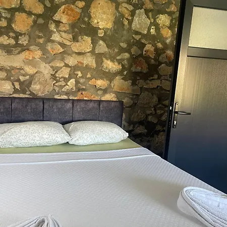 Soeguet Osman Koey Evi Hébergement de vacances Taslica