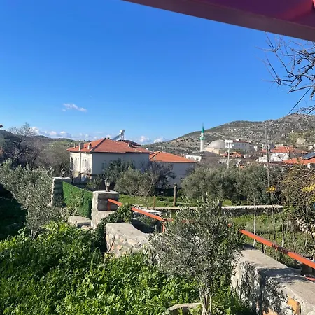 Soeguet Osman Koey Evi بيت للعطل Taslica