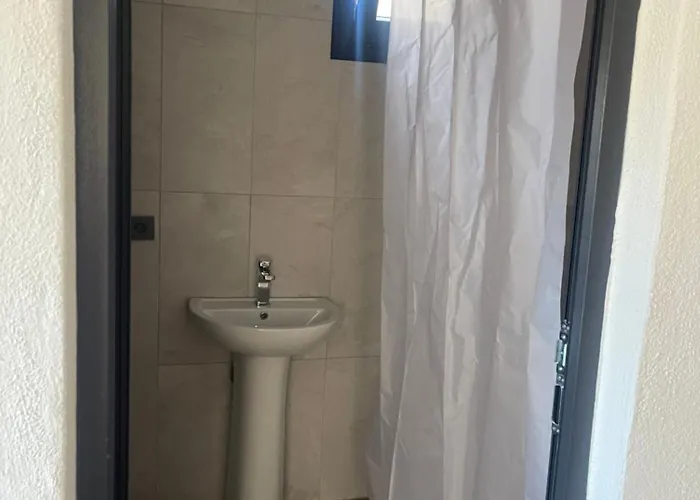 Soeguet Osman Koey Evi * Taslica